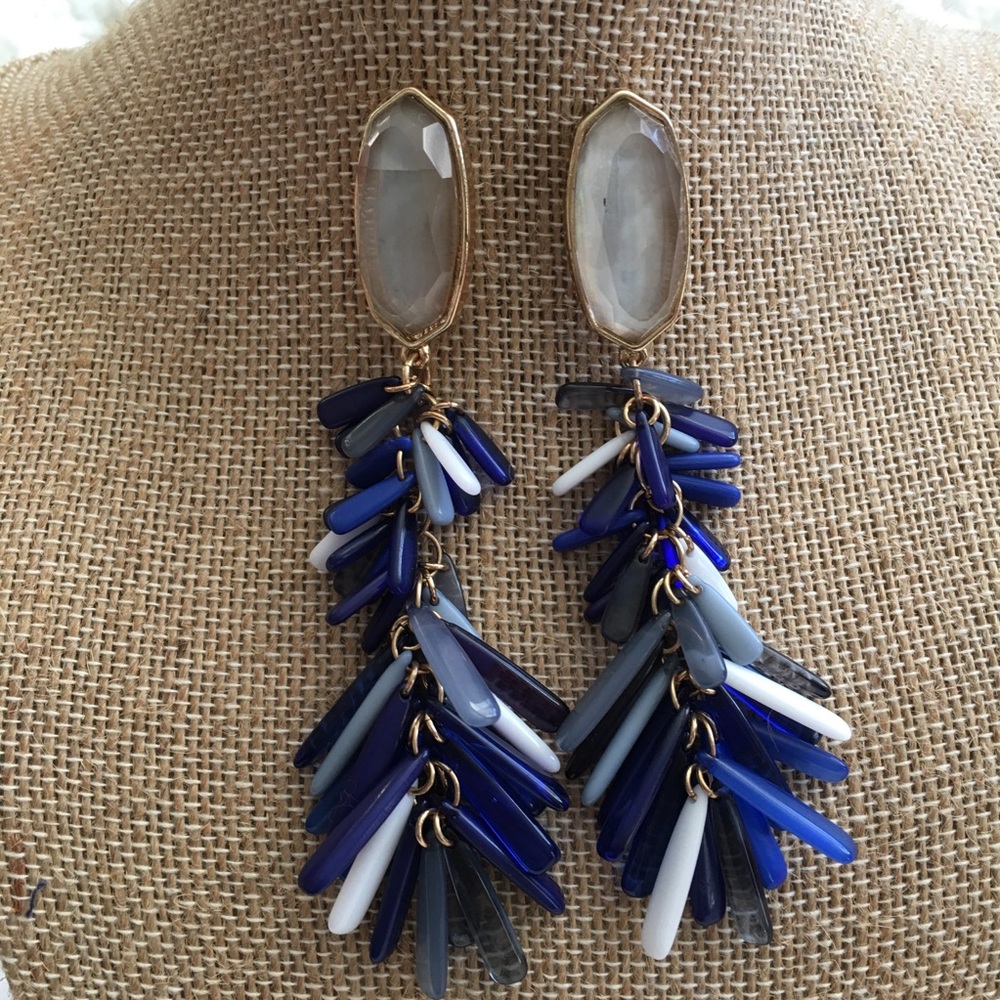 Blue and White Dangle Earrings - Picture 4 of 4